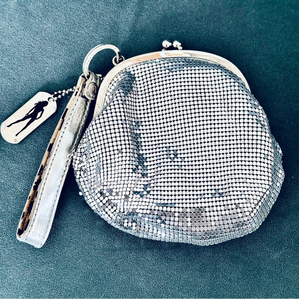VS Victoria’s Secret Kiss Lock Wristlet